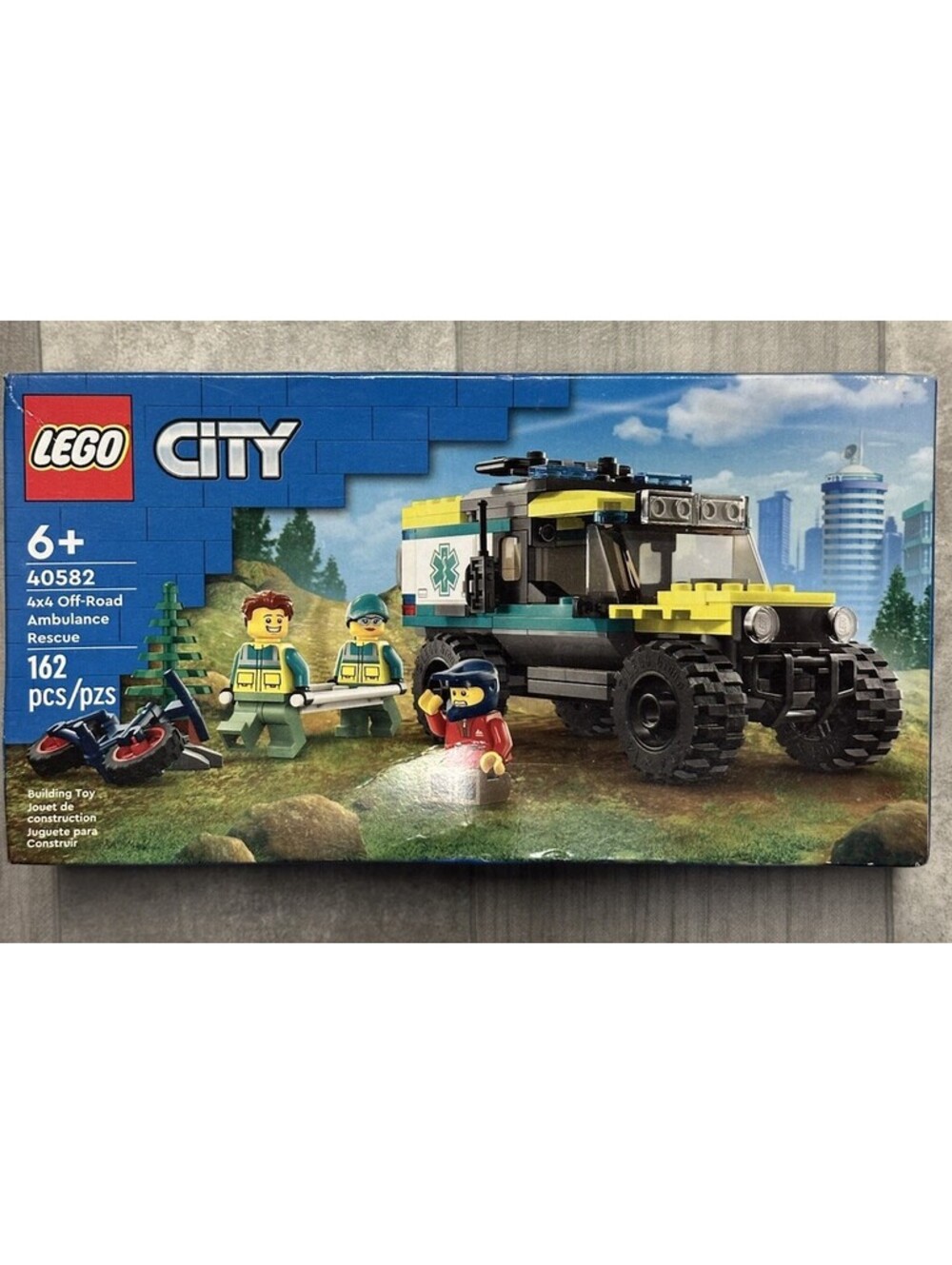 LEGO 40582 - City - 4x4 Off-Road Ambulance Rescue - 2023 - NEW & Sealed